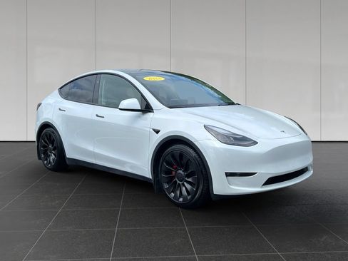 Used 2023 Tesla Model Y Performance AWD/4WD image 7