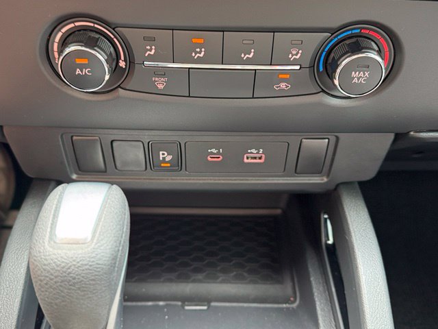 Used 2023 Nissan Frontier SV w/ Midnight Edition Package AWD/4WD image 17