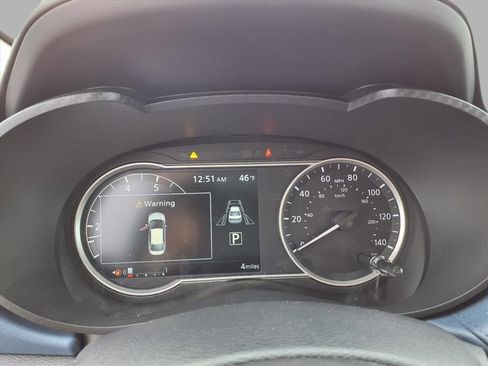 New 2025 Nissan Versa SV w/ Trunk Package FWD image 14