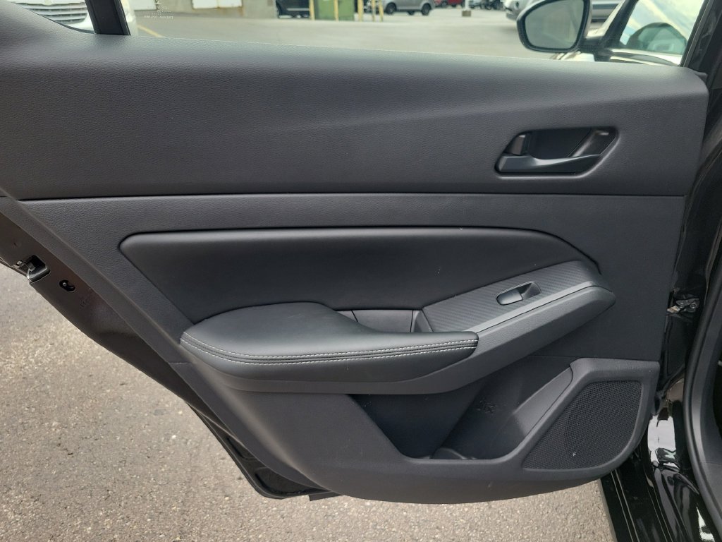 Used 2025 Nissan Altima 2.5 SV FWD image 18