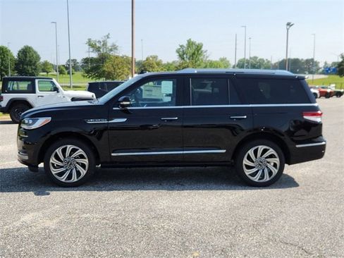 New 2023 Lincoln Navigator Reserve image 5