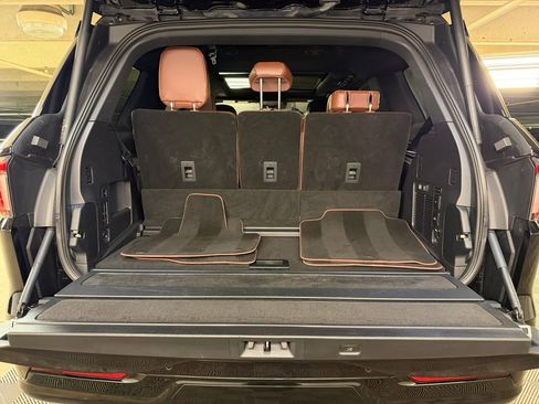Used 2025 Lincoln Navigator Reserve AWD/4WD image 16