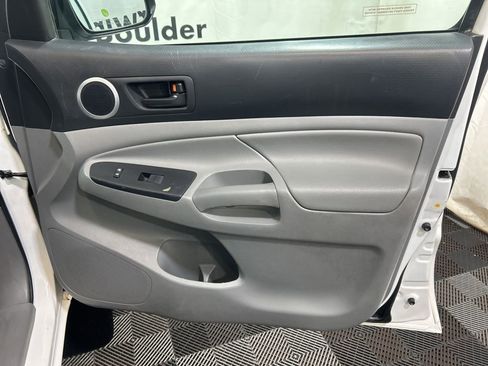 Used 2012 Toyota Tacoma 4x4 Access Cab V6 image 11