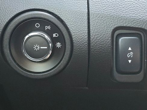 Used 2018 Ford Taurus SEL w/ Equipment Group 201A image 14