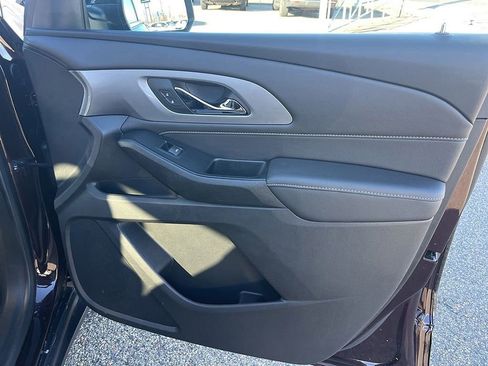 Used 2023 Chevrolet Traverse LT image 61