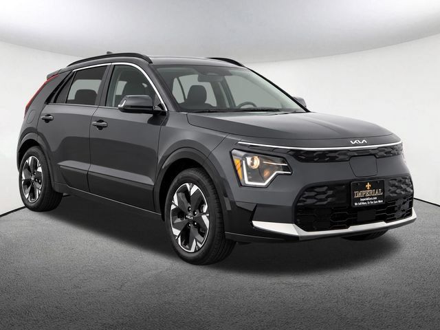 Used 2024 Kia Niro Wind w/ Wind Preserve Package FWD image 2