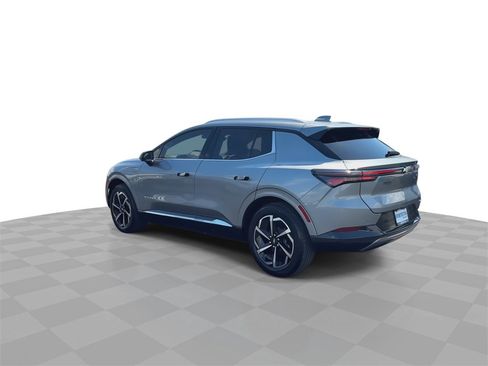 Used 2024 Chevrolet Equinox EV LT image 6