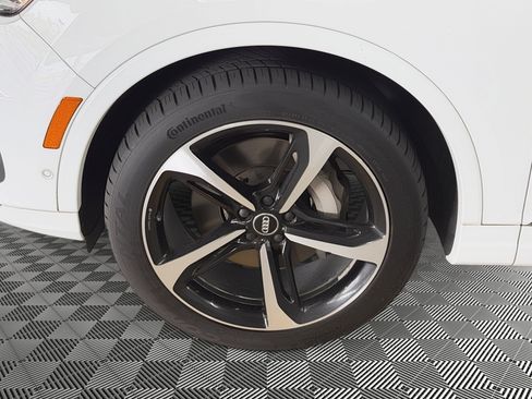 Used 2019 Audi Q7 3.0T Prestige w/ Prestige Package AWD/4WD image 12