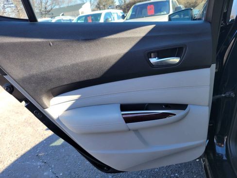 Used 2016 Acura TLX FWD image 25