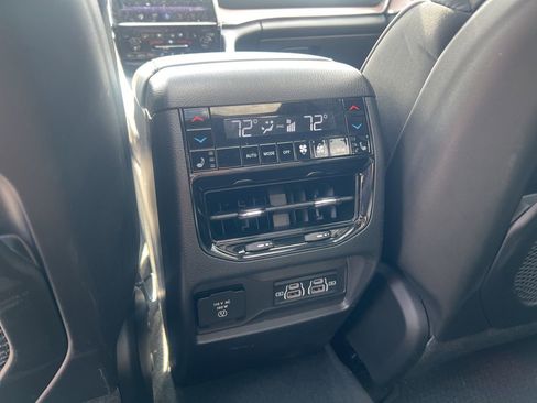 Used 2025 Jeep Grand Cherokee Summit AWD/4WD image 18