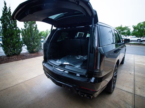 Used 2026 Cadillac Escalade V w/ LPO, Floor Liner Package AWD/4WD image 34