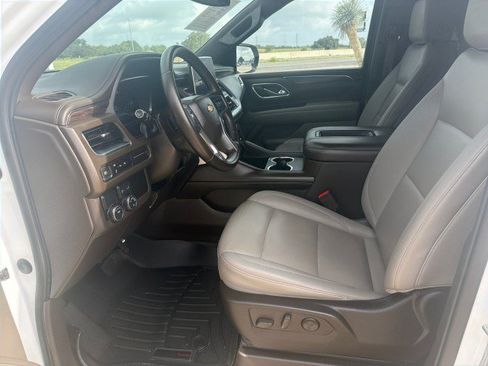 Used 2023 Chevrolet Suburban LT RWD image 5
