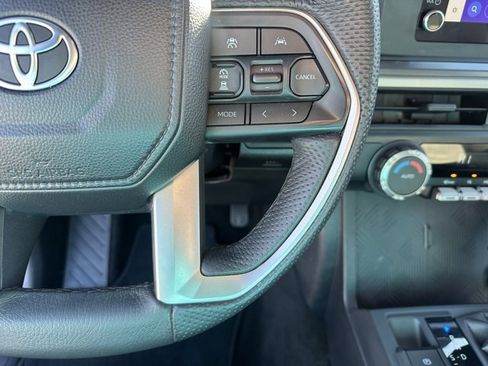 Used 2025 Toyota Tacoma TRD Off-Road image 6