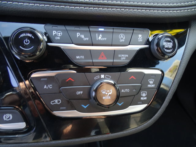 Certified 2025 Chrysler Pacifica Select w/ Uconnect Theater Family Group AWD/4WD image 12