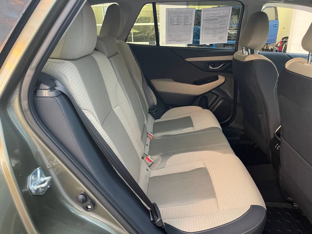 Used 2025 Subaru Outback Premium AWD/4WD image 27