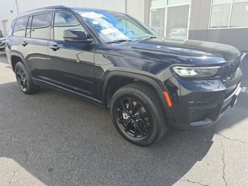 Used 2024 Jeep Grand Cherokee L Laredo image 1