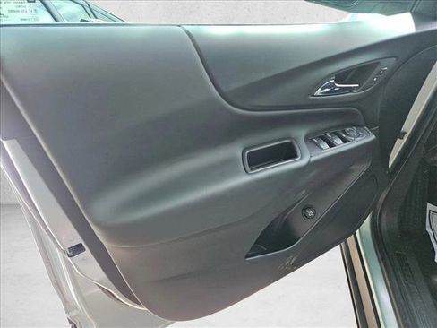 Used 2022 Chevrolet Equinox LT FWD image 10