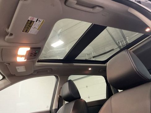 Used 2023 Nissan Rogue SL AWD/4WD image 18