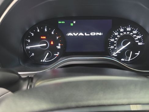 Used 2021 Toyota Avalon XLE FWD image 19