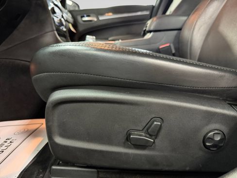Used 2018 Chrysler 300 Touring L AWD/4WD image 37