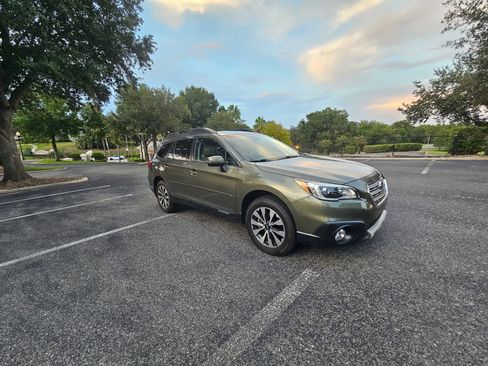 Used 2015 Subaru Outback 2.5i Limited AWD/4WD image 1