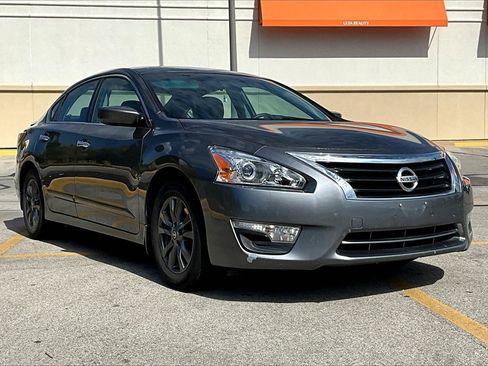 Used 2015 Nissan Altima 2.5 S w/ Special Edition Package image 3
