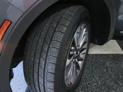 Used 2021 Lincoln Nautilus Standard w/ Equipment Group 101A image 10