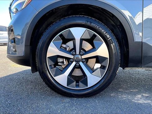 Used 2023 Volvo XC40 B4 Ultimate FWD image 35