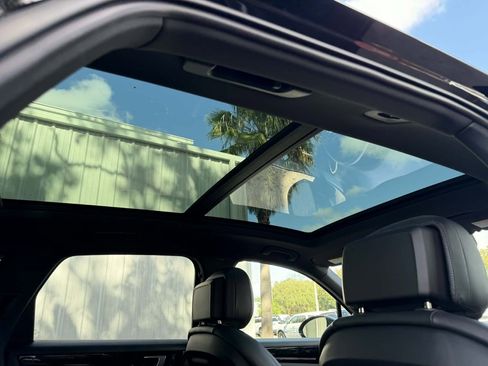 Used 2023 Porsche Cayenne S image 36