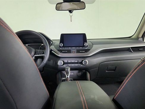 Certified 2024 Nissan Altima 2.5 SR image 19