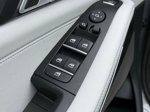 Used 2026 BMW X5 sDrive40i w/ M Sport Package RWD image 19