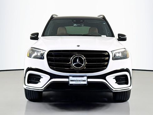 Used 2024 Mercedes-Benz GLS 450 4MATIC image 3