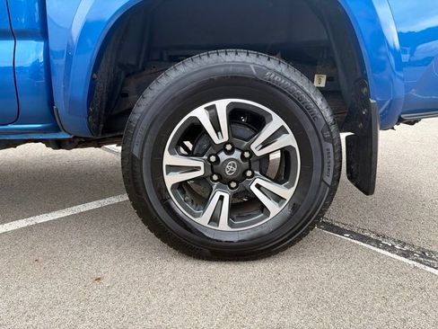 Used 2016 Toyota Tacoma TRD Sport w/ Towing Package AWD/4WD image 33