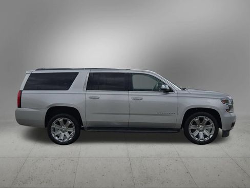Used 2016 Chevrolet Suburban LT RWD image 7