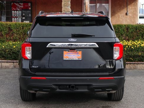 Used 2023 Ford Explorer XLT w/ Class IV Trailer Tow Package image 8