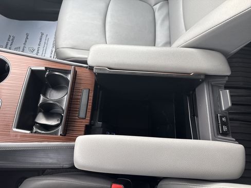 Certified 2024 Toyota Sienna XLE image 22