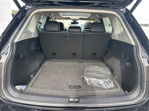 Used 2020 Volkswagen Tiguan SEL image 29