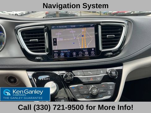 Used 2019 Chrysler Pacifica Limited FWD image 12