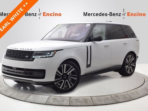 Used 2023 Land Rover Range Rover SE image 1