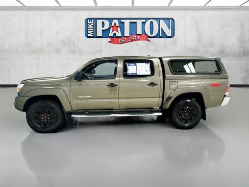 Used 2015 Toyota Tacoma PreRunner w/ SR5 Package RWD image 4