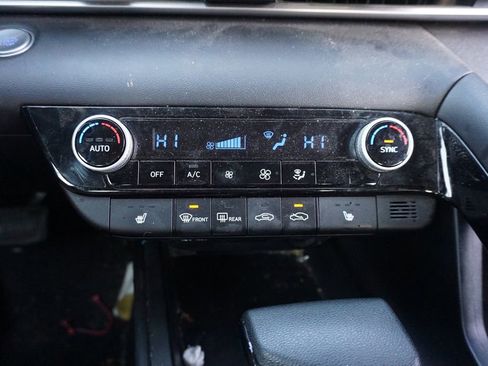 Used 2023 Hyundai Elantra Blue image 11