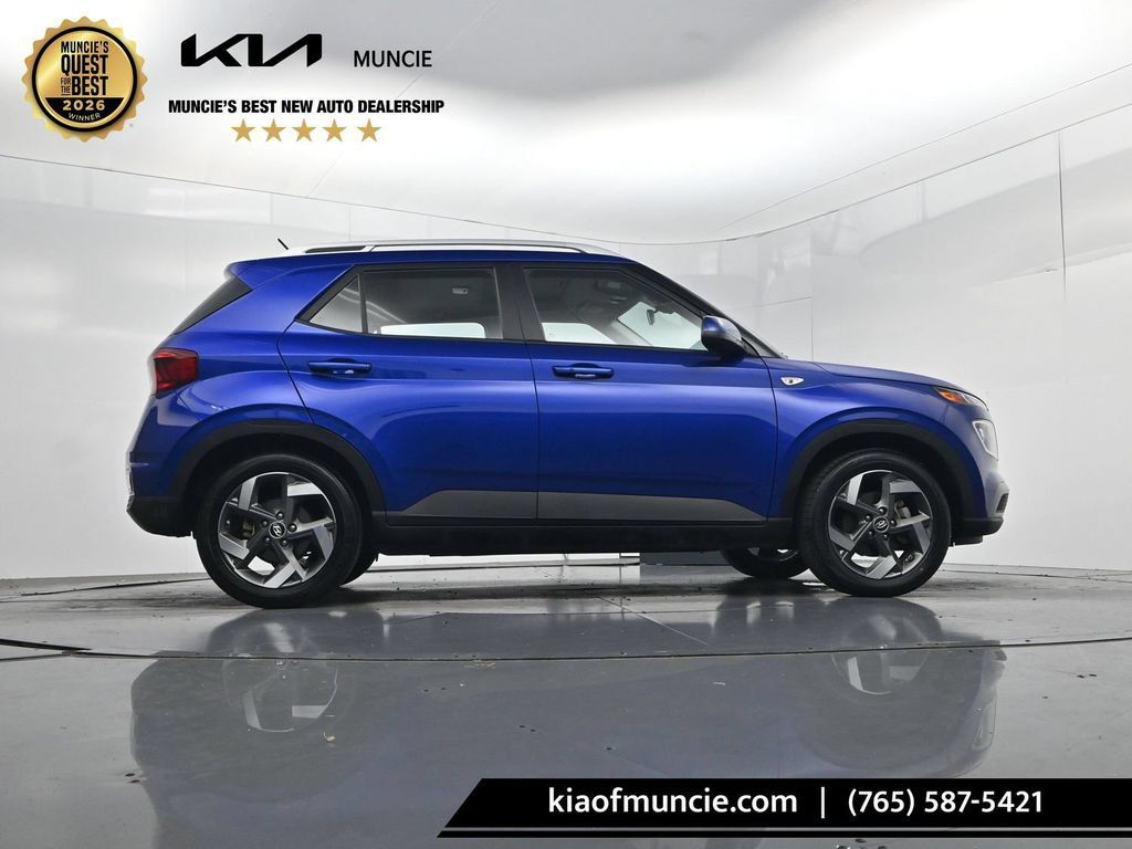 Used 2024 Hyundai Venue SEL FWD image 41