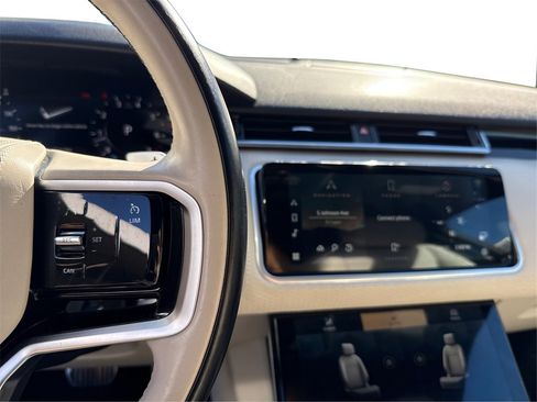 Used 2021 Land Rover Range Rover Velar R-Dynamic S image 21