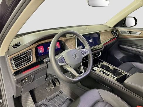 Certified 2024 Volkswagen Atlas SEL AWD/4WD image 9