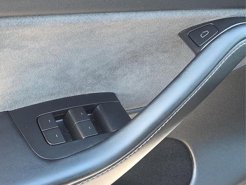 Used 2023 Tesla Model Y Long Range image 13