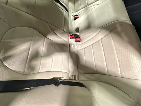 Used 2017 Mercedes-Benz C 300 4MATIC Sedan image 18