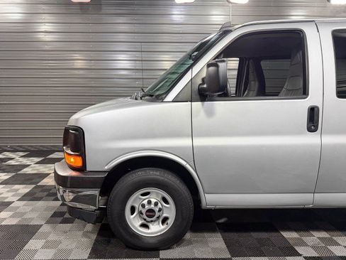 Used 2017 GMC Savana 3500 LS image 35