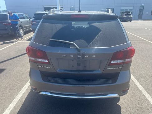 Used 2018 Dodge Journey Crossroad w/ Nav & Sun Group FWD image 5