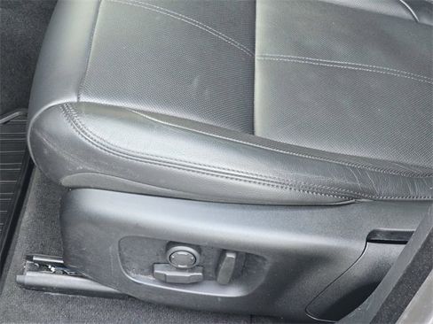 Used 2025 Land Rover Range Rover Velar Dynamic SE image 28