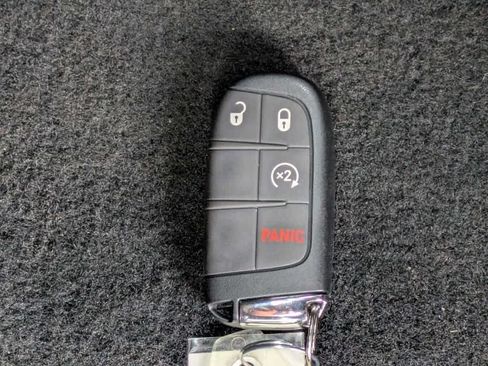Used 2025 Jeep Compass Limited w/ Sun & Sound Group AWD/4WD image 35